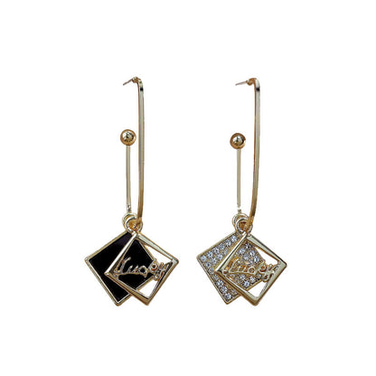 ChicSquare Silver Elegance Earrings